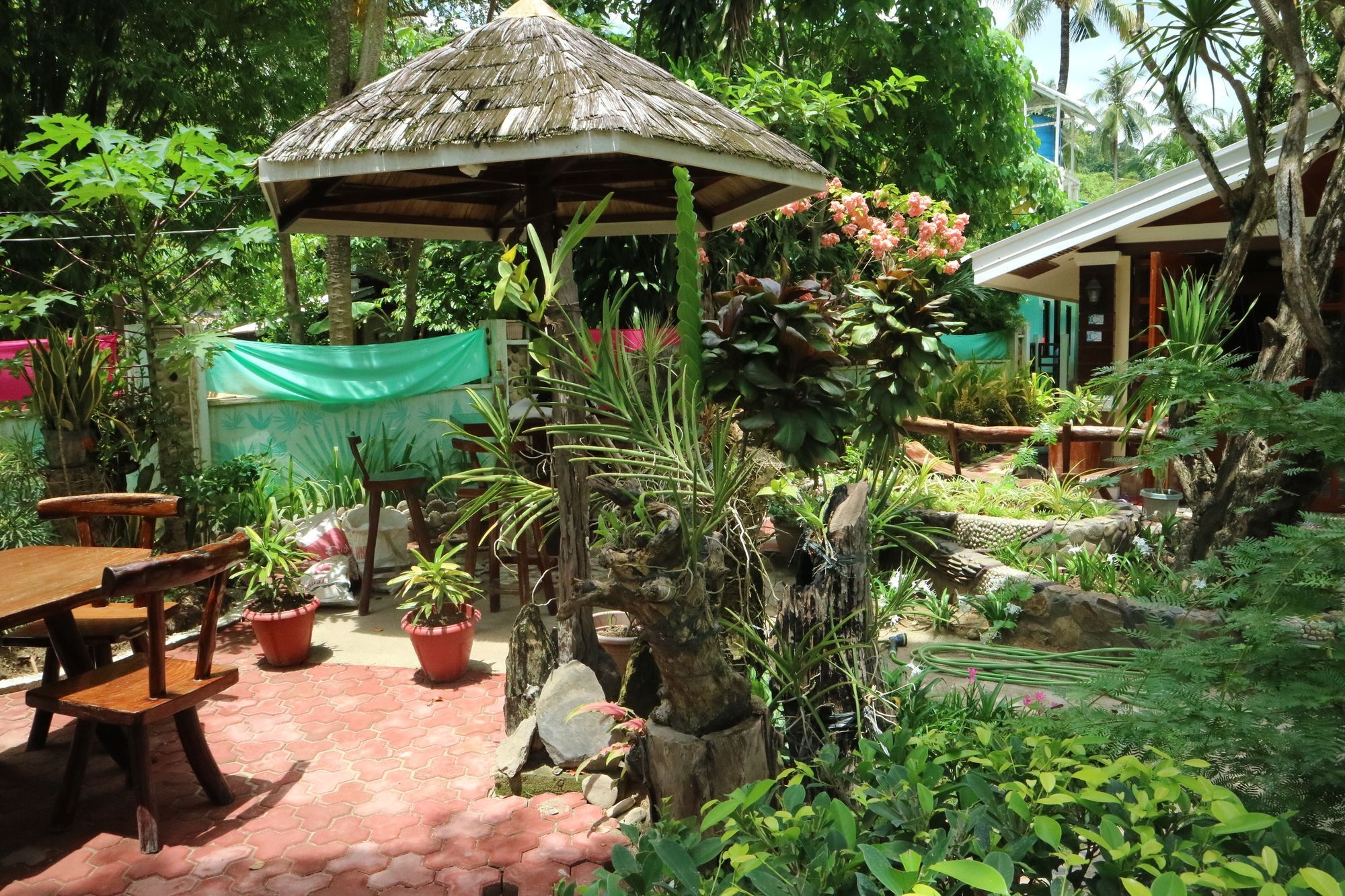 Peak House Garden Pension Эль-Нидо Экстерьер фото